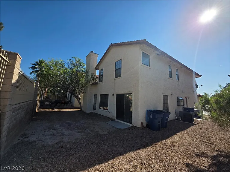 4801 Fiesta Lakes St — Photo 5