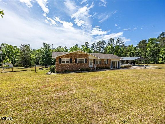 3rd image of 409 Buck Rd