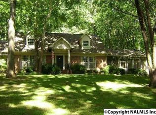 2423 Little Cove Rd, Hampton Cove, AL 35763
