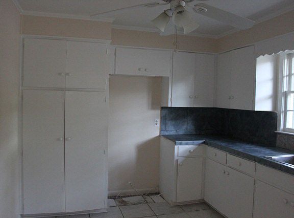 5th image of 3255 Wisteria Ave