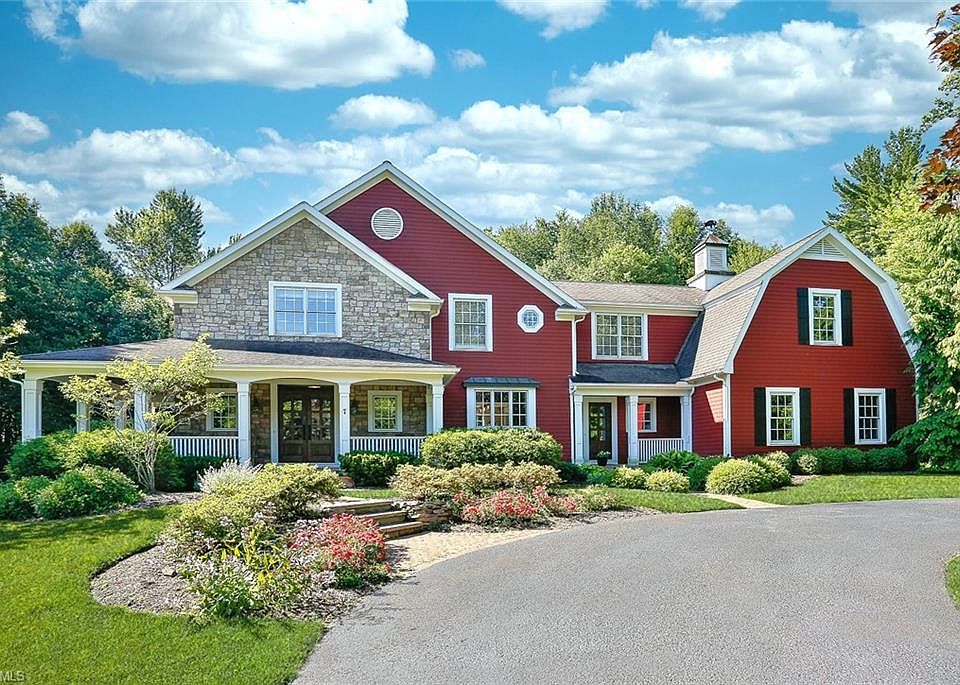 1st image of 7 Deerfield Dr