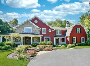 7 Deerfield Dr, Chagrin Falls, OH 44022