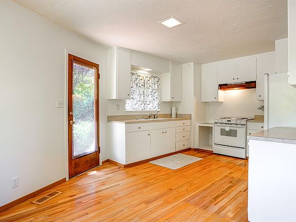 3rd image of 22 Morelos Avenue