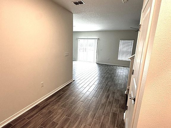 3rd image of 1145 Sand Trap Ct