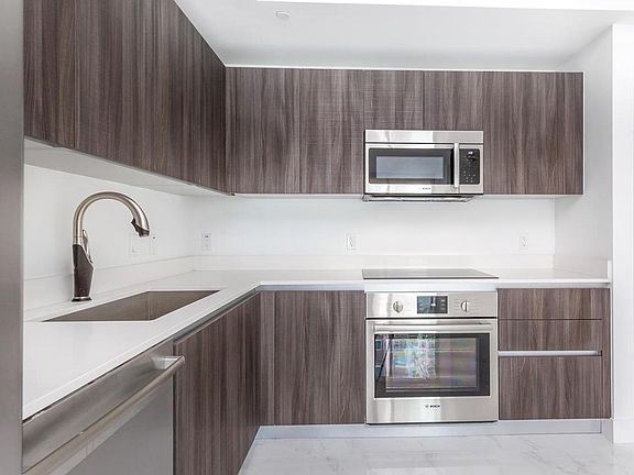 2nd image of 488 NE 18th St Unit 3314