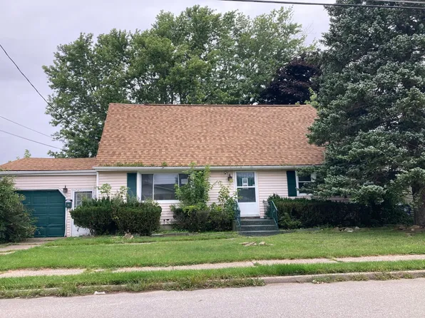 92 Smith Dr, Lackawanna, NY 14218