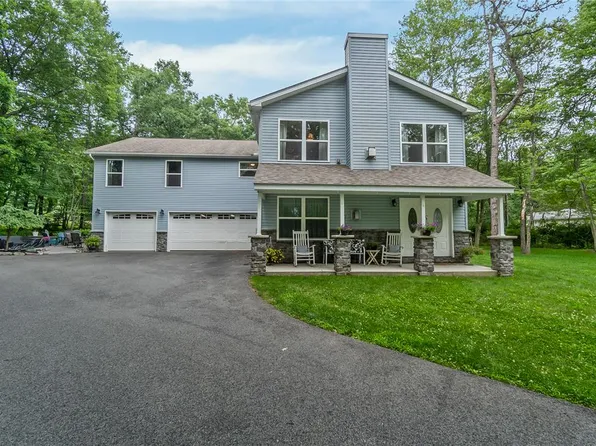 210 Piney Woods Dr, Jim Thorpe, PA 18229