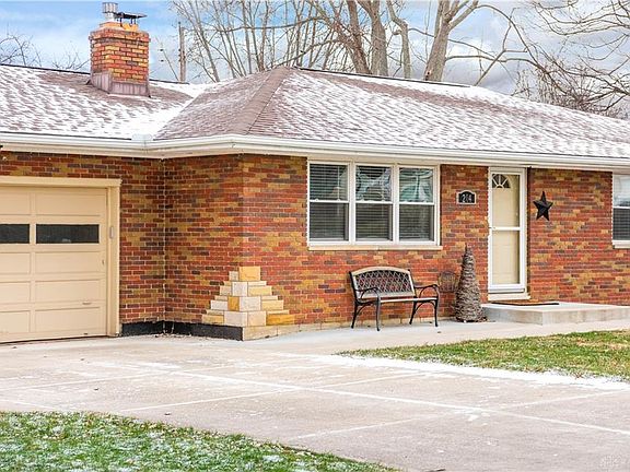 4th image of 204 Ann Dr