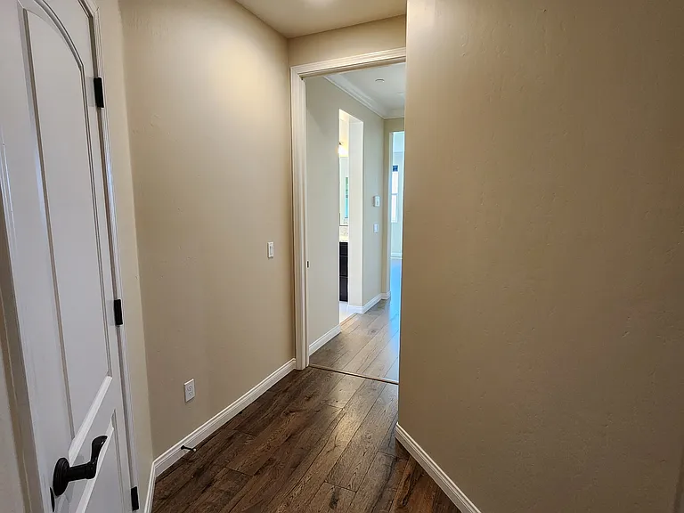 2611 Barrowby St — Photo 14