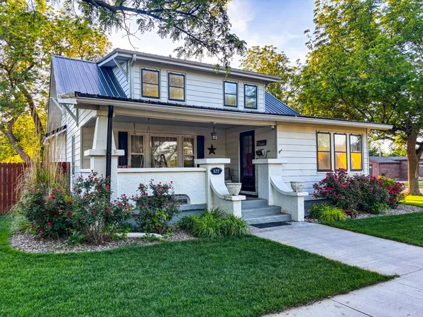 427 Edgerton Ave, Oakley, KS 67748