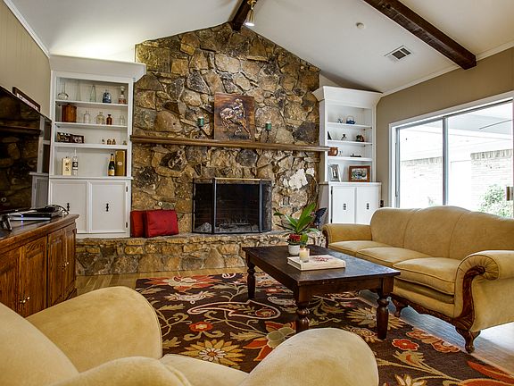 4th image of 7327 Meadow Oaks Dr
