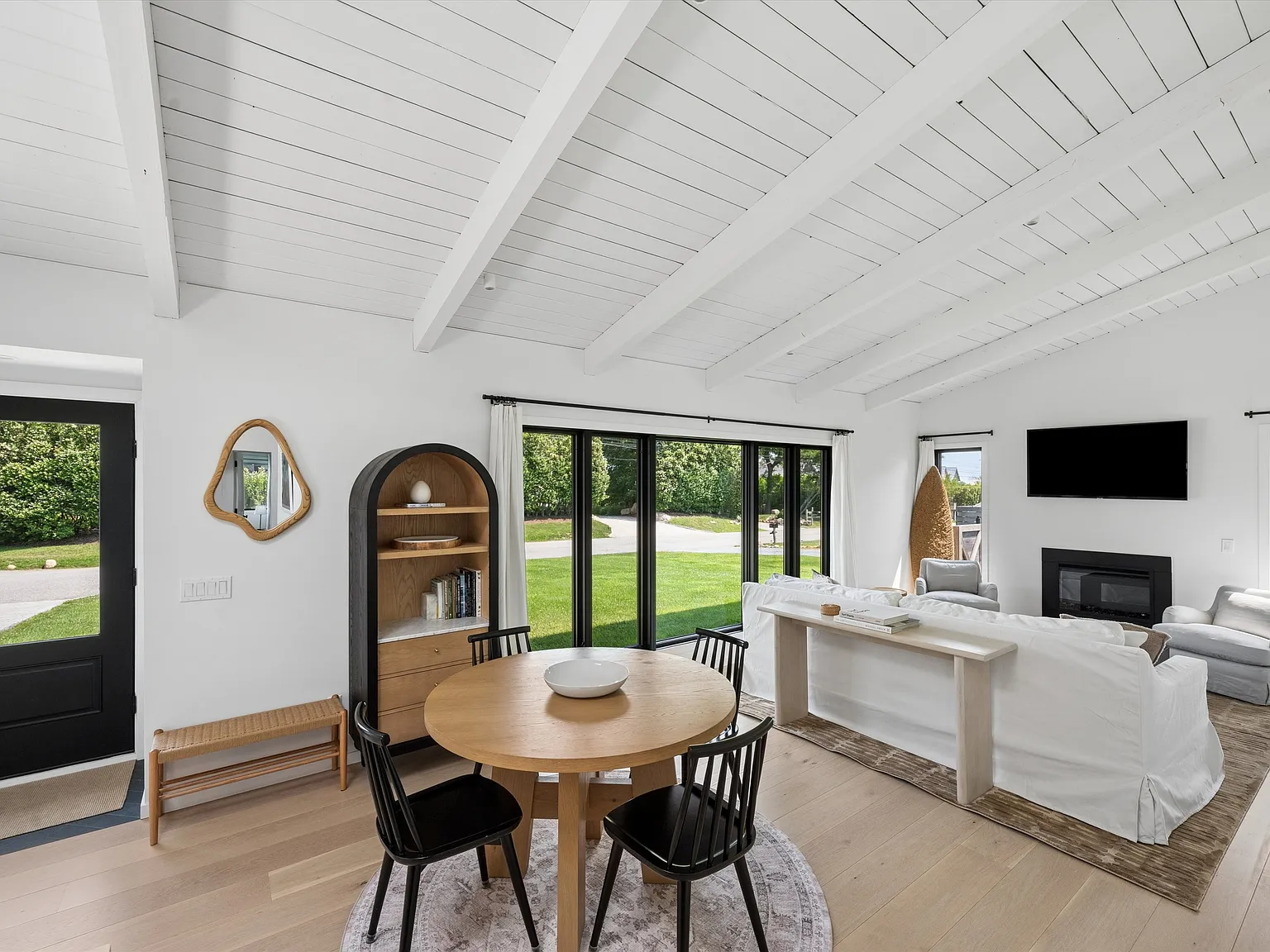 Completely Renovated Beach House with Heated Pool — Photo 1