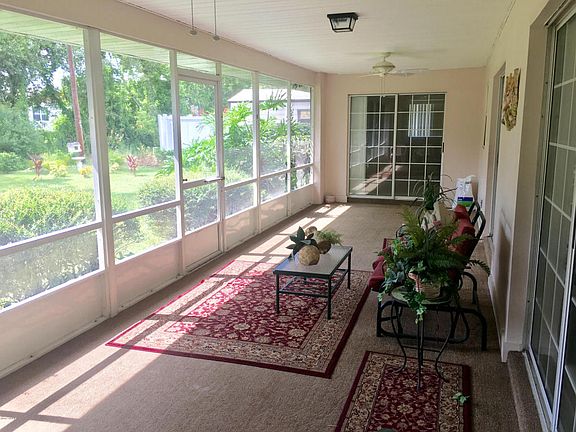 3rd image of 992 W Gaucho Cir