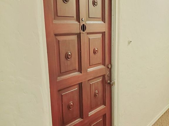5th image of 2555 Market St #4