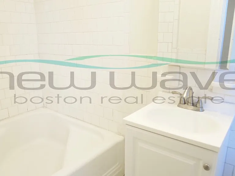 56 Queensberry St #19 — Photo 5