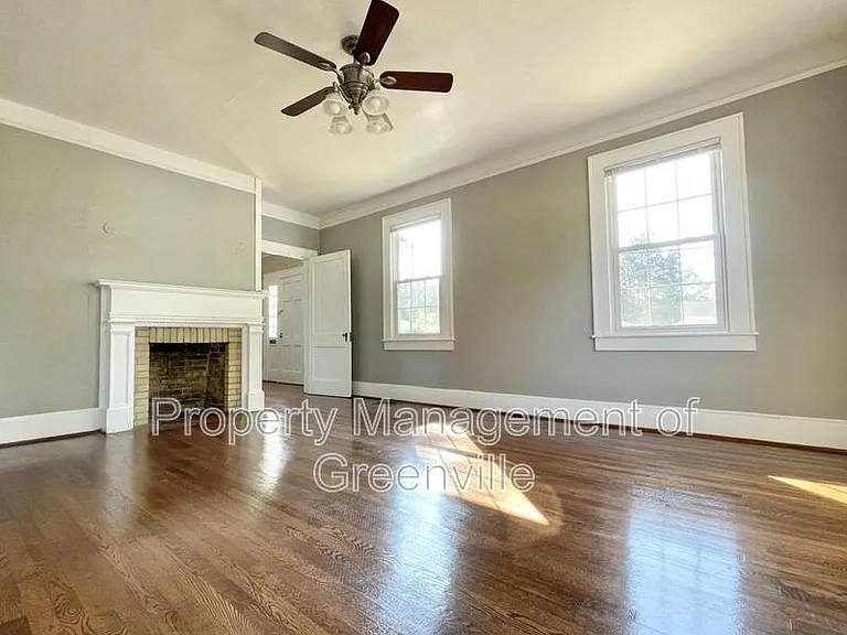 301 Rogers Ave — Photo 8