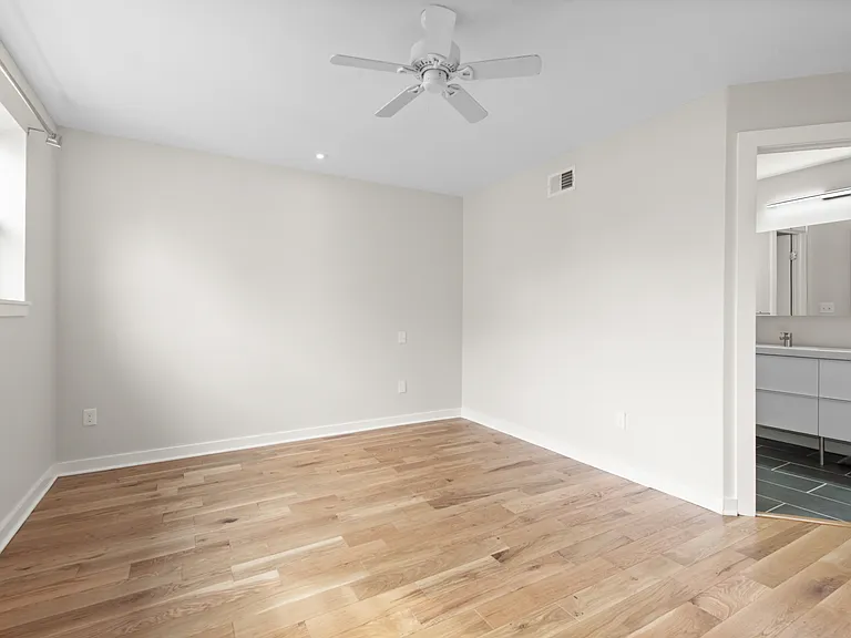 335 S Chester St — Photo 16