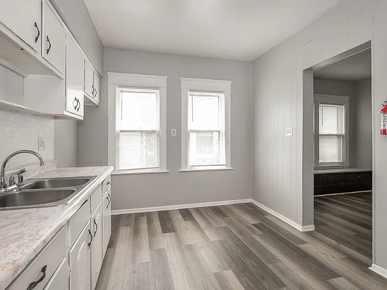 3910 Carlyle Ave — Photo 19