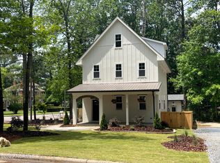 377 E Rhode Island Ave, Southern Pines, NC 28387