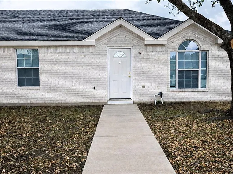 619 La Mancha Dr #1 — Photo 1
