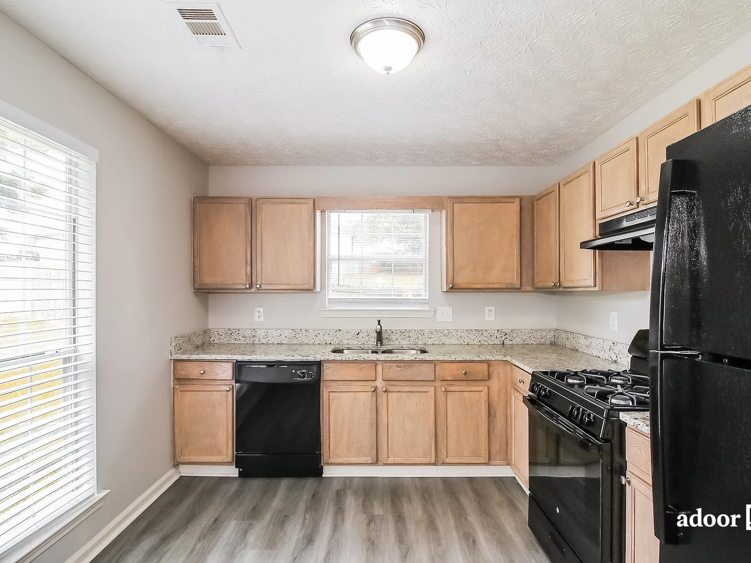 3 bed, 2.0 bath, 1231 sqft, $1,645 — Photo 4