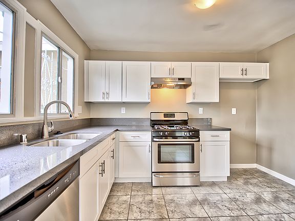 5th image of 1927 W 36th Pl