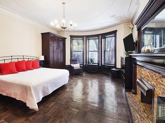 5th image of 11 W 95th St APT 2R