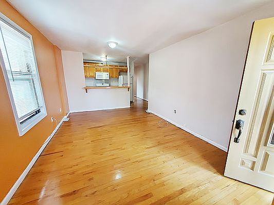 1st image of 934 E 99th St #C