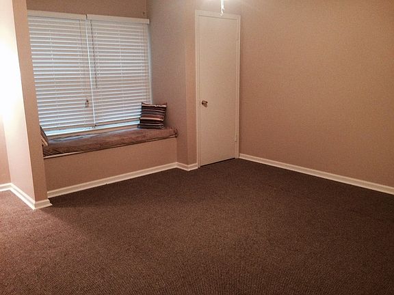 All bedrooms have brand new Berber Carpet & new ceiling fans
