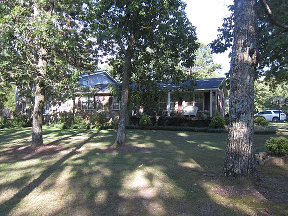 2nd image of 123 Mimosa St