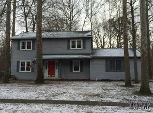 2075 Stoneybrook Ln, Temperance, MI 48182