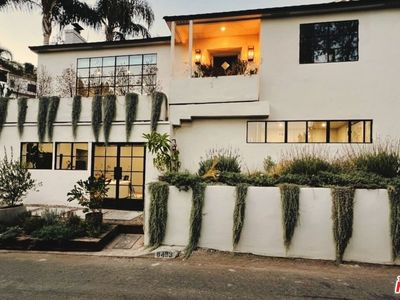 8493 Carlton Way, Los Angeles, CA, 90069