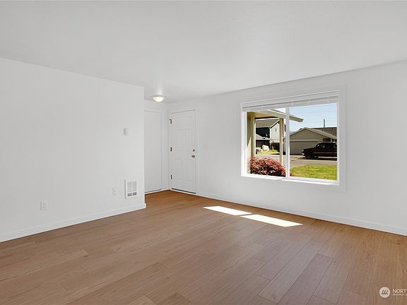 4th image of 7414 NE 161st Place
