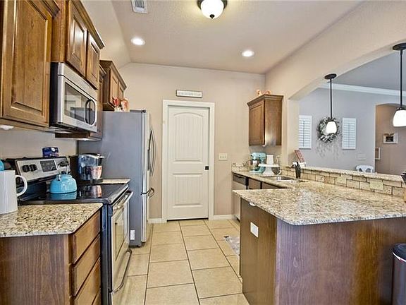 4th image of 6199 S 43rd St