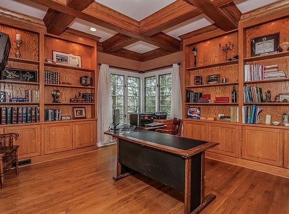 5th image of 7064 Lauren Ct