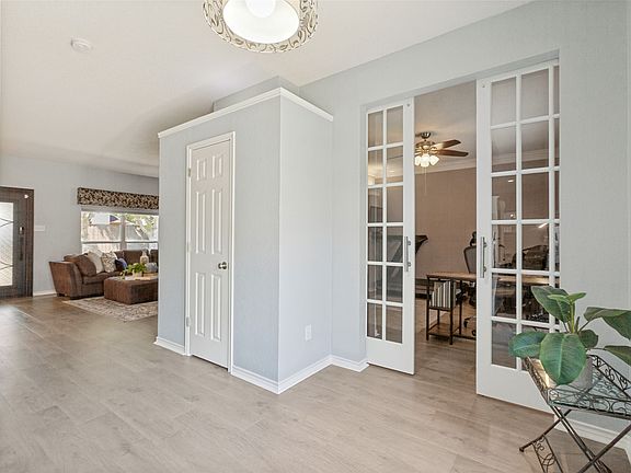 3rd image of 425 Baltusrol Cir