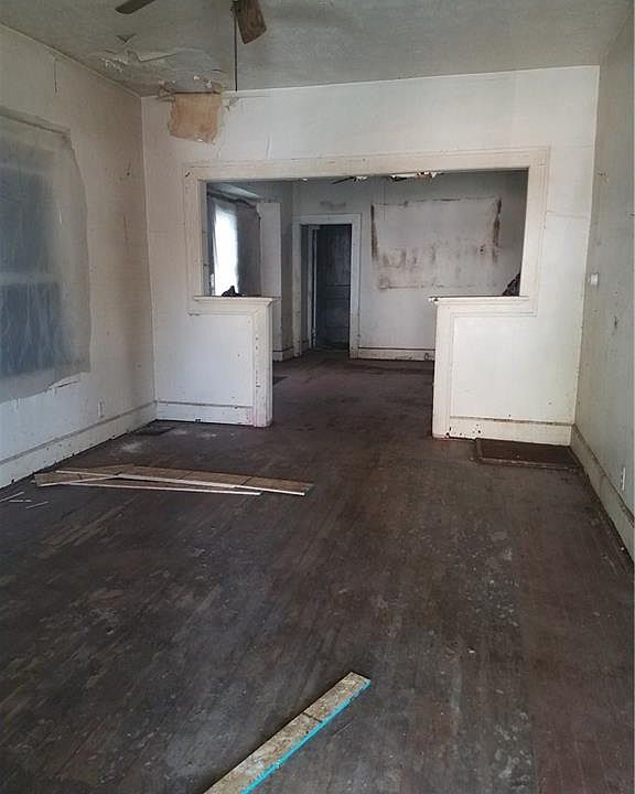 2nd image of 1220 N Holmes Ave