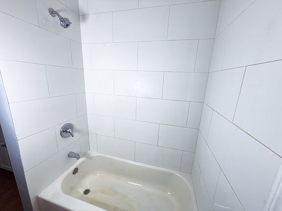 3rd image of 10923 California Ave APT A
