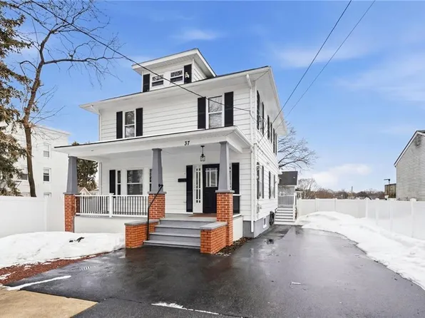 37 West St, West Warwick, RI 02893