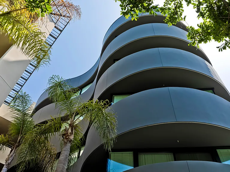 Living at Santa Monica — Photo 16