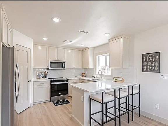 4th image of 1327 Boston Ct