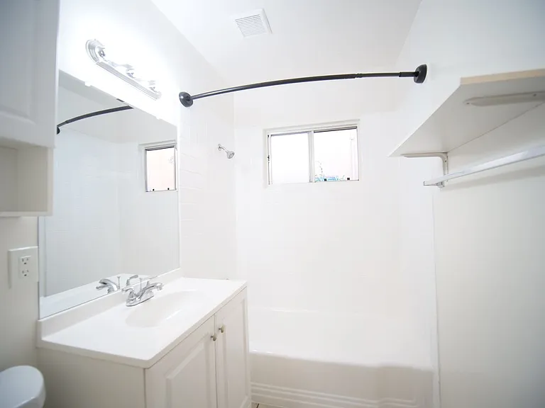 837 W Beach Ave #839 — Photo 28