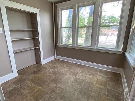 3rd image of 4401 Glenway Ave #1
