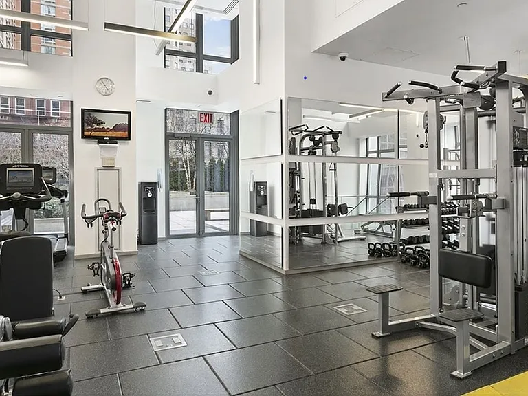 310 W 52nd St #5G — Photo 13