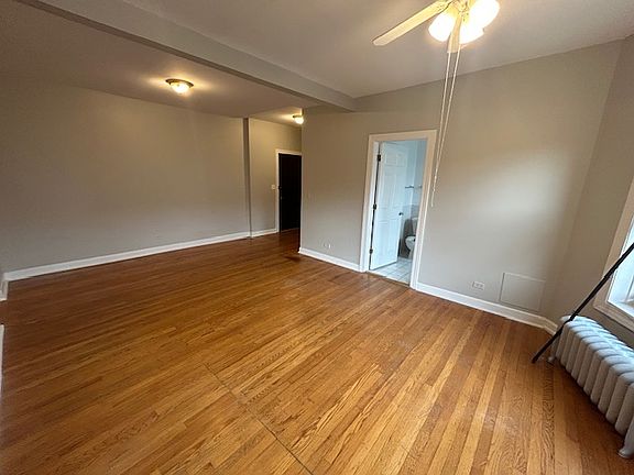 2nd image of 1154 W Lunt Ave APT 206