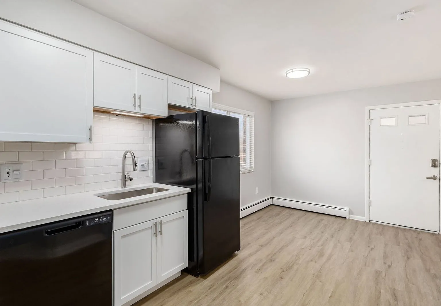 2 bed, 1.0 bath, $1,199 — Photo 4