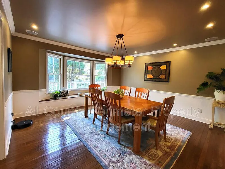 363 Indian Hills Trl — Photo 4