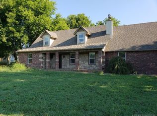 11871 Laurel Ln, Claremore, OK 74017