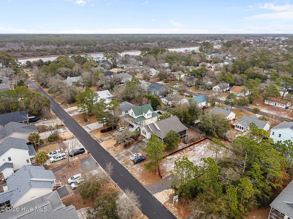 1st image of 138 NE 12th Street