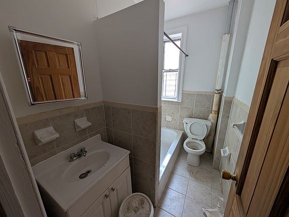3rd image of 1661 Saint Johns Pl APT 5F